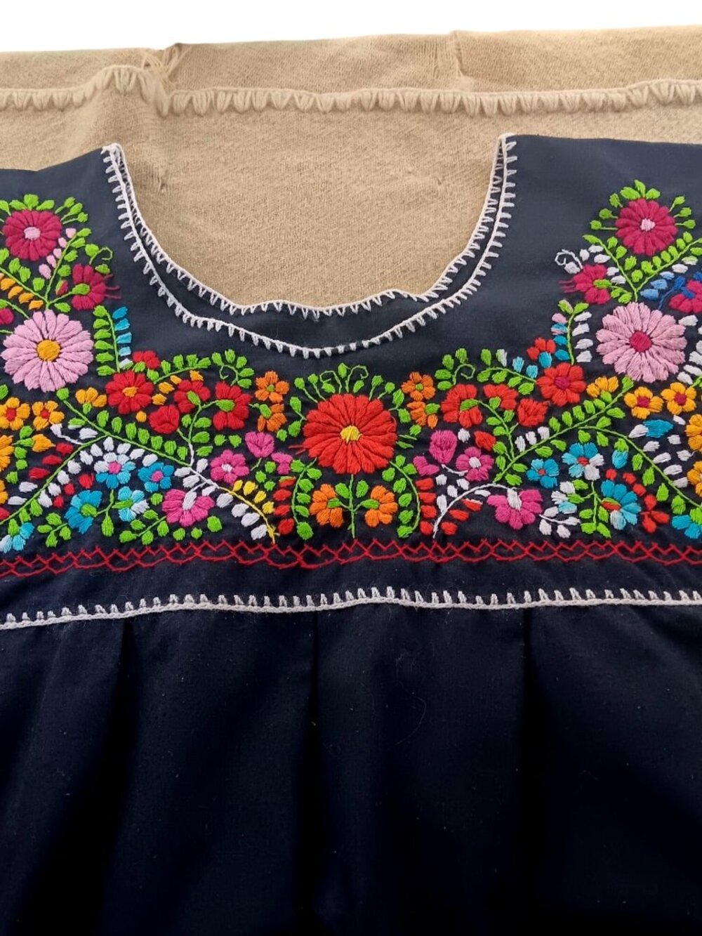 True Vintage Large Peasant Top Mexican Floral Embroidered Hippie Blouse Boho